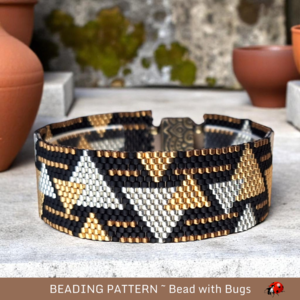 ALL THAT GLITTERS: A Peyote Stitch Beaded Bracelet Pattern by Bead with Bugs