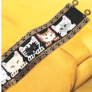 CUDDLY KITTENS: A Peyote Stitch Beaded Bracelet Pattern by Bead with Bugs