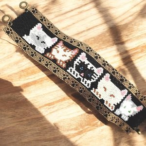 CUDDLY KITTENS: A Peyote Stitch Beaded Bracelet Pattern by Bead with Bugs