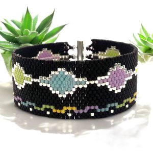 PATIO LIGHTS:  A Peyote Stitch Beaded Bracelet Pattern by Bead with Bugs