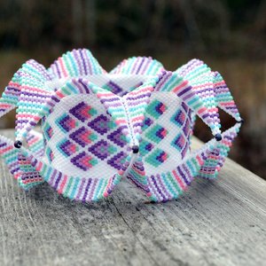 FEATHERS : Geometric 3D Peyote Stitch Beaded Bracelet Tutorial