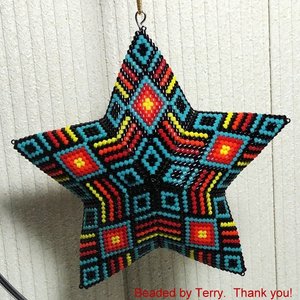 3D Peyote Star Bead Pattern in Indigenous Style - Charming Decor for Home & Holidays