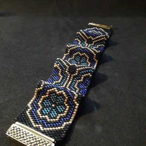STAINED GLASS FLOWERS:  A Peyote Stitch Beaded Bracelet Pattern by Bead with Bugs