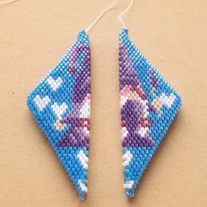 LAVENDER GNOME: 3D Peyote Stitch Beaded Pod Pattern by Bead with Bugs