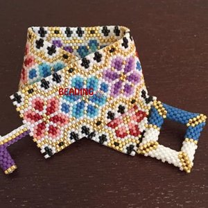 EXOTIC GARDEN: A Peyote Stitch Beaded Bracelet Pattern by Bead with Bugs
