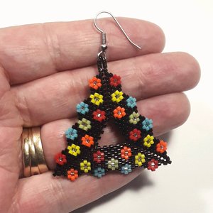 FLOWER POWER: Open 3D Peyote Stitch Beading Pattern by Bead with Bugs