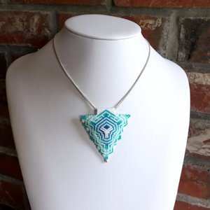 AQUA DREAMS: 3D Beaded Peyote Pendant Pattern by Bead with Bugs