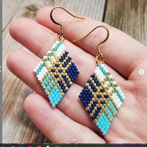 PLAID:  Brick Stitch Beaded Earrings Pattern by Bead with Bugs