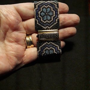 STAINED GLASS FLOWERS:  A Peyote Stitch Beaded Bracelet Pattern by Bead with Bugs