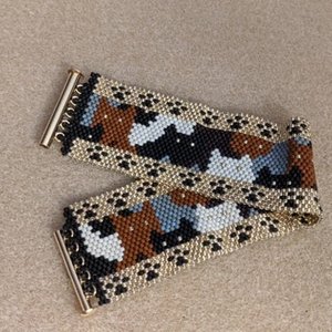 CAT CROWD:  A Peyote Stitch Beaded Bracelet Pattern by Bead with Bugs