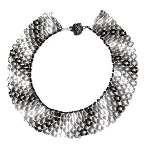 SHADES OF GREY: Net Beaded Collar Necklace Pattern by Bead with Bugs