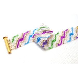 HAPPY DANCE: A Peyote Stitch Beaded Bracelet Pattern by Bead with Bugs
