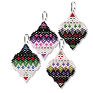 CLASSIC CHRISTMAS:  Beaded Brick Stitch Ornament Pattern by Bead with Bugs