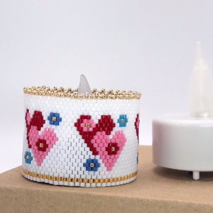VALENTINE HEARTS: Peyote Stitch Beaded Tea Light Cover Pattern by Bead with Bugs