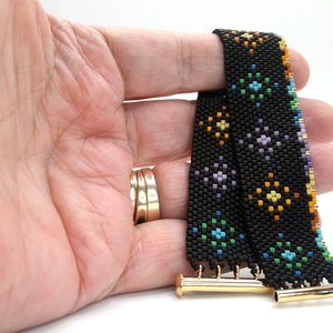 STARRY NIGHT: A Peyote Stitch Beaded Bracelet Pattern by Bead with Bugs
