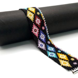 STARBURST:  A Peyote Stitch Beaded Bracelet Pattern by Bead with Bugs