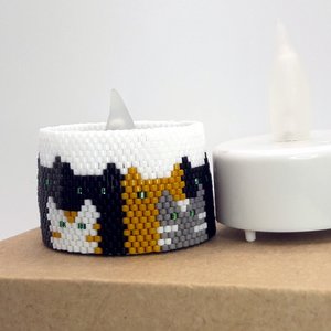 THE CATS: Peyote Stitch Beaded Tea Light Cover Pattern by Bead with Bugs