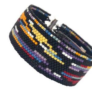 REFELCTIONS:  A Peyote Stitch Beaded Bracelet Pattern by Bead with Bugs