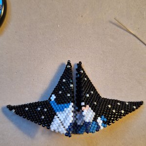 SANTA in the STARS: 3D Beaded Peyote Star Pattern by Bead with Bugs