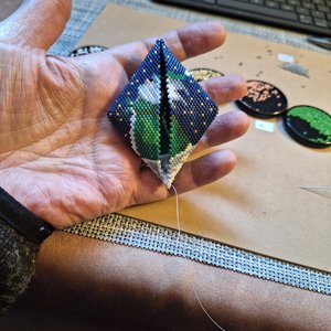 SANTA in the STARS: 3D Peyote Stitch Beaded Pod Pattern by Bead with Bugs