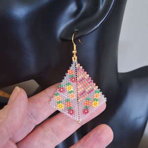 FLORAL FANTASY: Peyote Stitch Beading Pattern by Bead with Bugs
