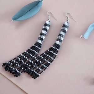 BLACK GINGHAM: Peyote Stitch Fringed Tube Earring Pattern by Bead with Bugs