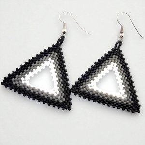 SHADOWS  3D Peyote Stitch Open Triangle Earring Pattern