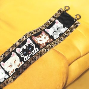CUDDLY KITTENS: A Peyote Stitch Beaded Bracelet Pattern by Bead with Bugs