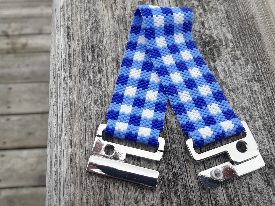 ROCKABILLY :  A Peyote Stitch Beaded Bracelet Pattern by Bead with Bugs