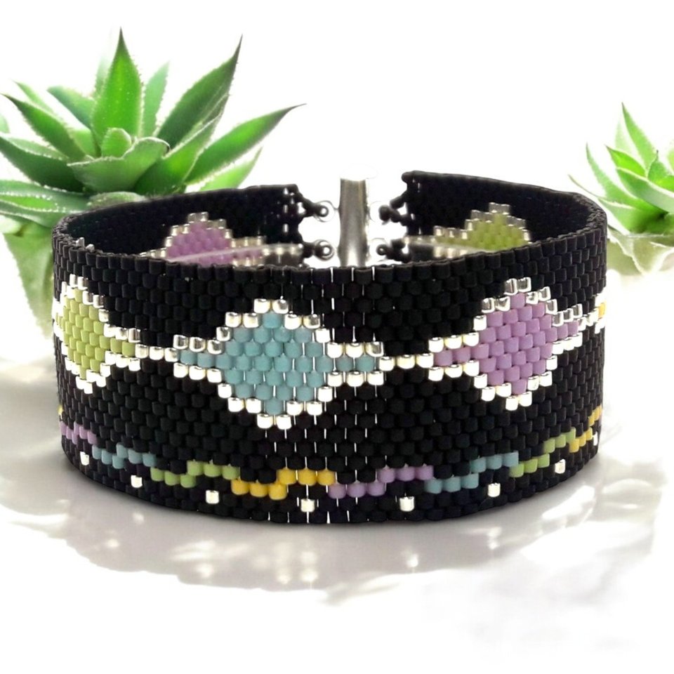 PATIO LIGHTS:  A Peyote Stitch Beaded Bracelet Pattern by Bead with Bugs