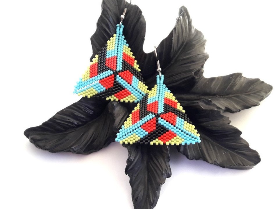 CELEBRATE: 3D Peyote Stitch Beading Pattern by Bead with Bugs