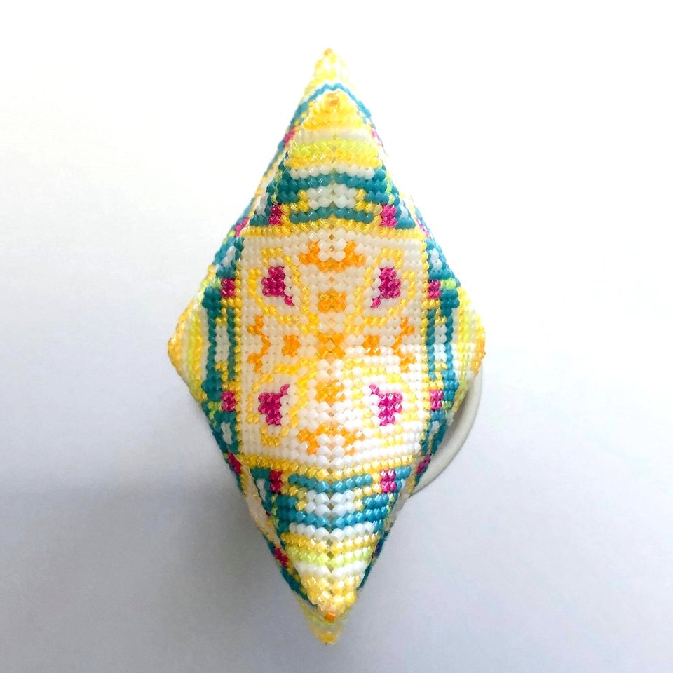 Beaded Star Pattern: Limoncello in Vibrant Gelato Colors - Peyote Stitch