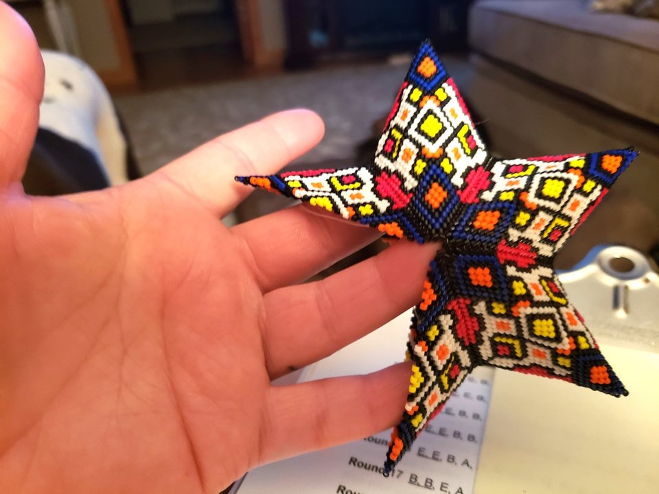 FANTASY: 3D Beaded Peyote Star Pattern by Bead with Bugs