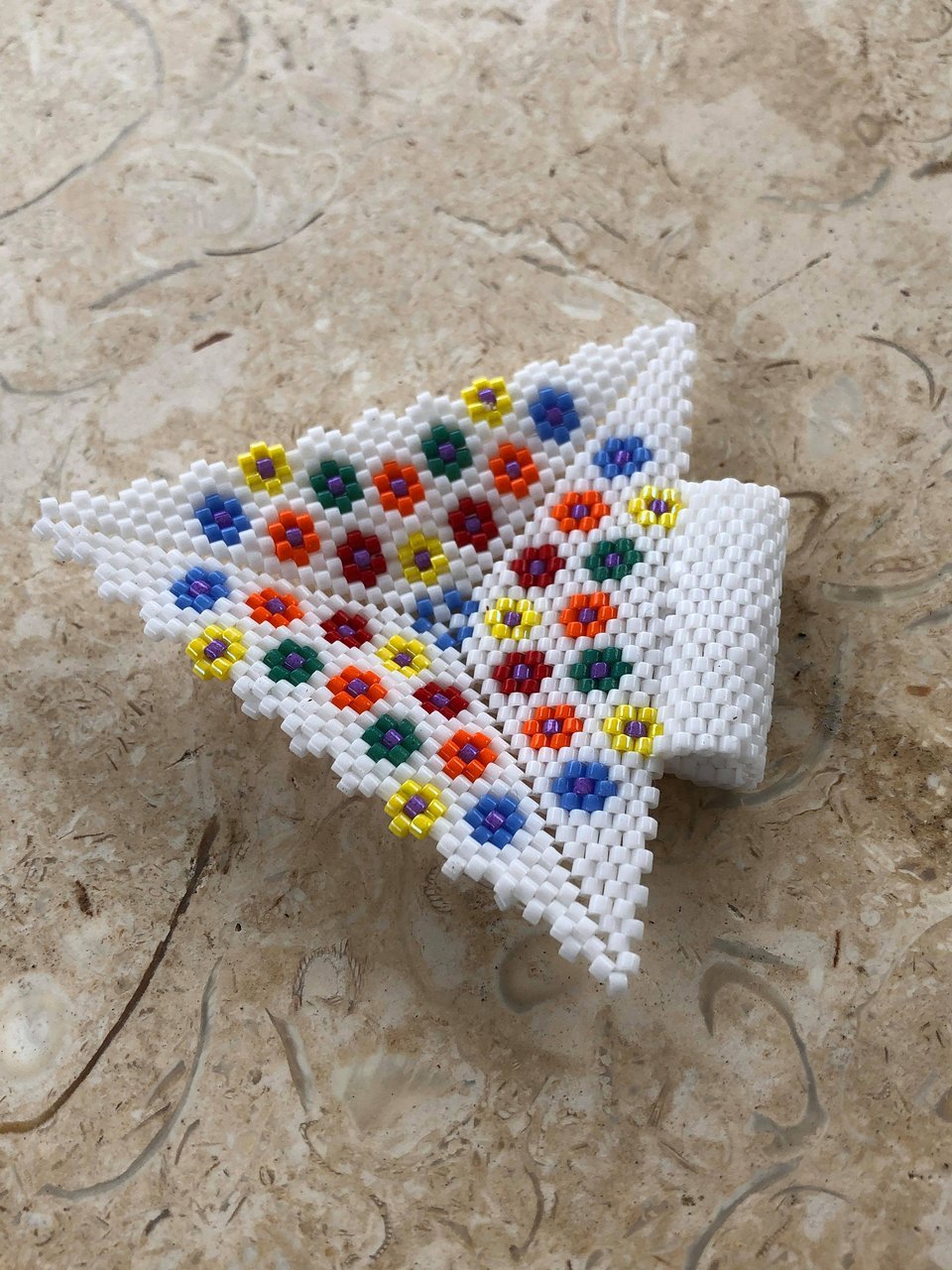 FLOWER POWER: 3D Beaded Peyote Pendant Pattern by Bead with Bugs