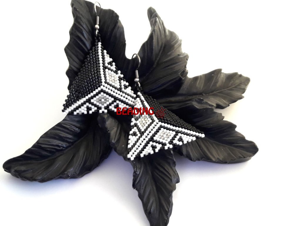 DARK MATTER: 3D Peyote Stitch Beading Pattern by Bead with Bugs