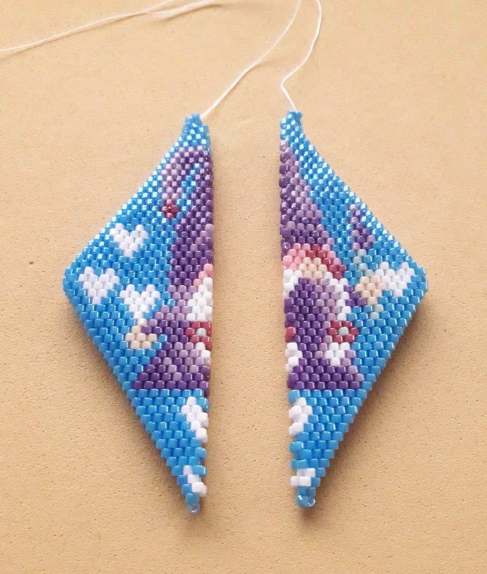 LAVENDER GNOME: 3D Peyote Stitch Beaded Pod Pattern by Bead with Bugs