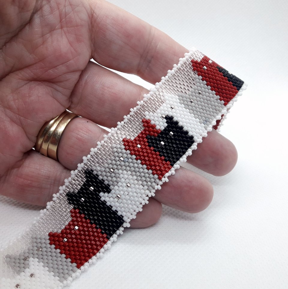 THE CATS:  A Peyote Stitch Beaded Bracelet Pattern by Bead with Bugs