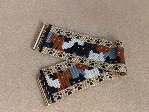 CAT CROWD:  A Peyote Stitch Beaded Bracelet Pattern by Bead with Bugs