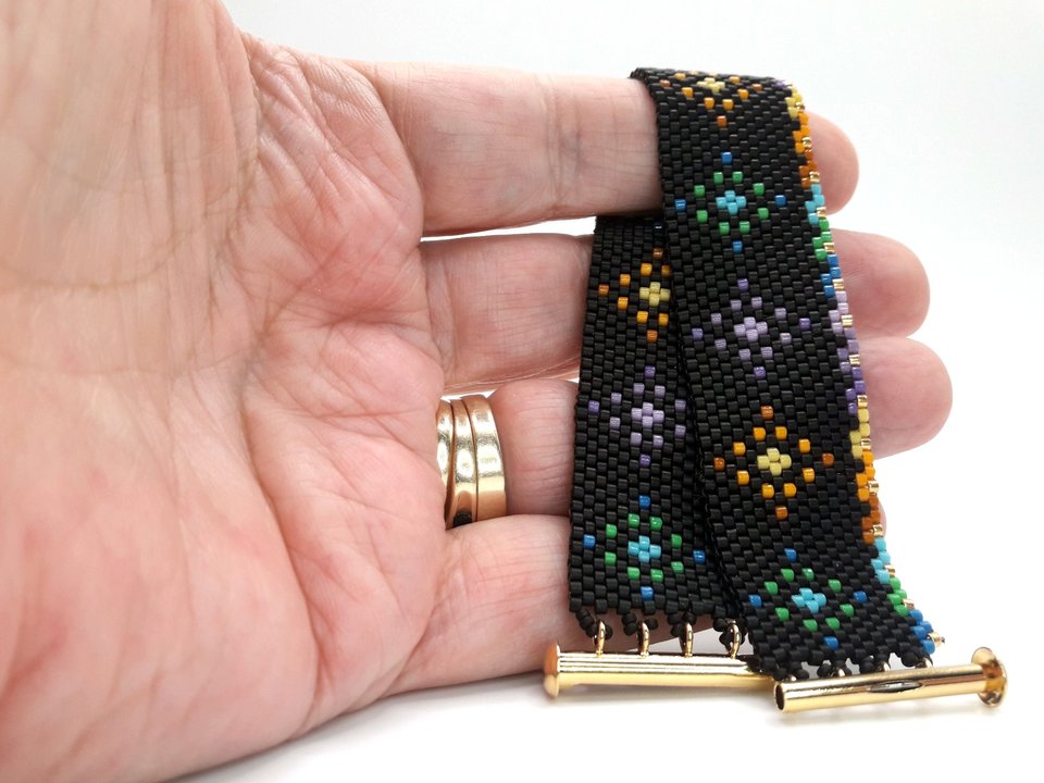 STARRY NIGHT: A Peyote Stitch Beaded Bracelet Pattern by Bead with Bugs