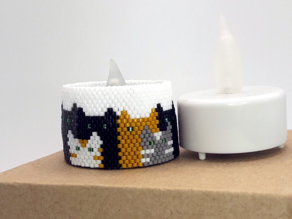 THE CATS: Peyote Stitch Beaded Tea Light Cover Pattern by Bead with Bugs
