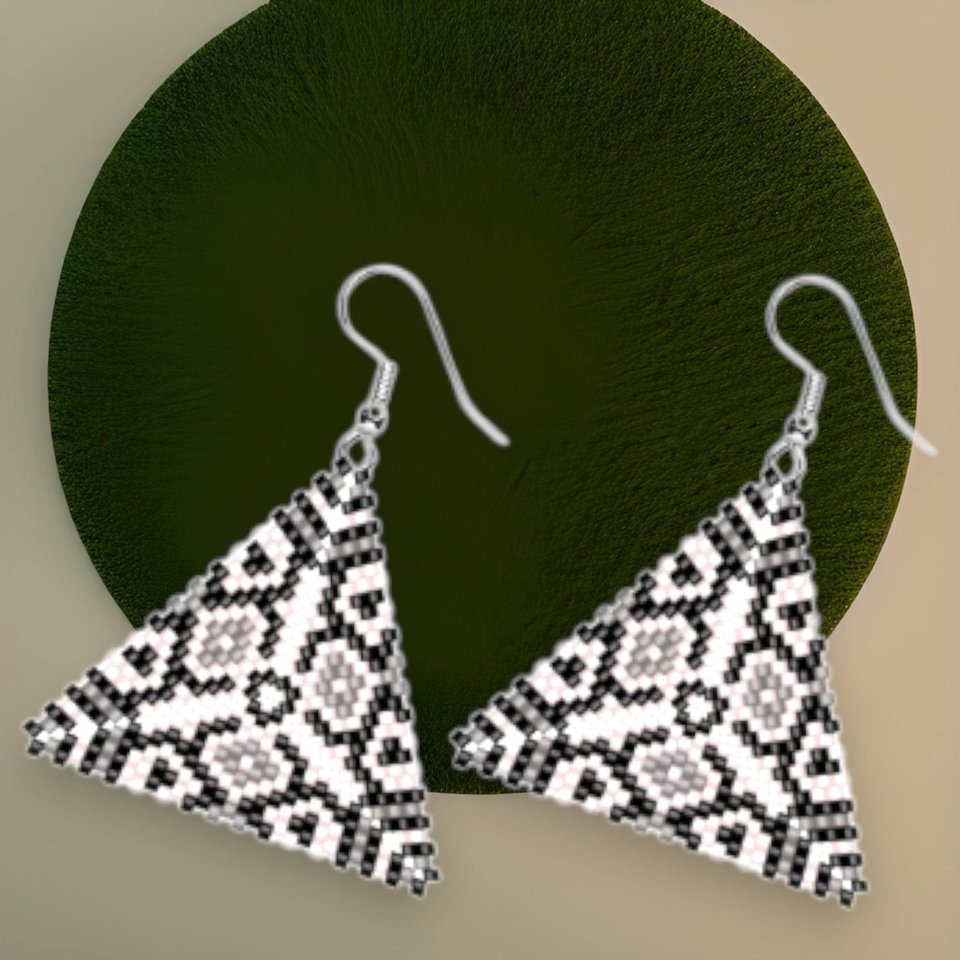 DARK MATTER : 3D Peyote Stitch Beading Pattern by Bead with Bugs