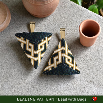 BLACK CELTIC KNOT: 3D Beaded Peyote Pendant Pattern by Bead with Bugs