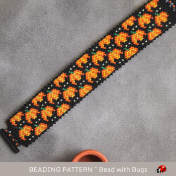HALLOWEEN CATS: A Peyote Stitch Beaded Bracelet Pattern by Bead with Bugs
