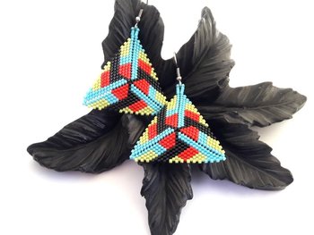 CELEBRATE: 3D Peyote Stitch Beading Pattern by Bead with Bugs