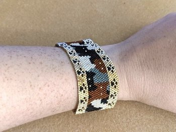 CAT CROWD:  A Peyote Stitch Beaded Bracelet Pattern by Bead with Bugs
