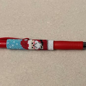 CHUBBY SANTA: Peyote Stitch Beaded Pen Wrap by Bead with Bugs