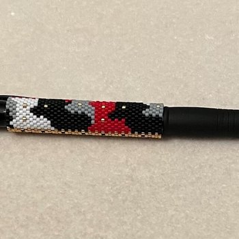 CAT CROWD:  Peyote Stitch Beaded Pen Wrap by Bead with Bugs